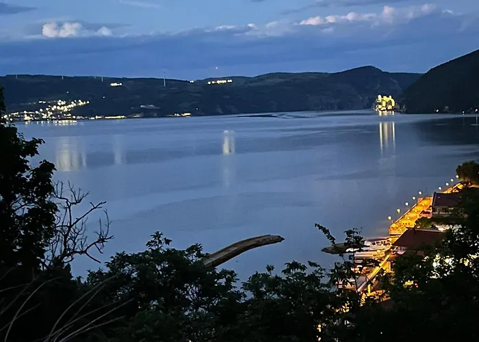 アパート Mulen Ruz Simic